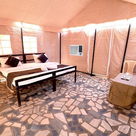 Nova Patgar Tents Hotell Bhuj Exteriör bild