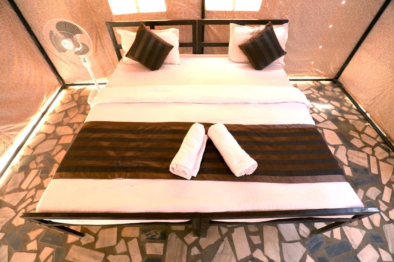 Nova Patgar Tents Hotell Bhuj Exteriör bild