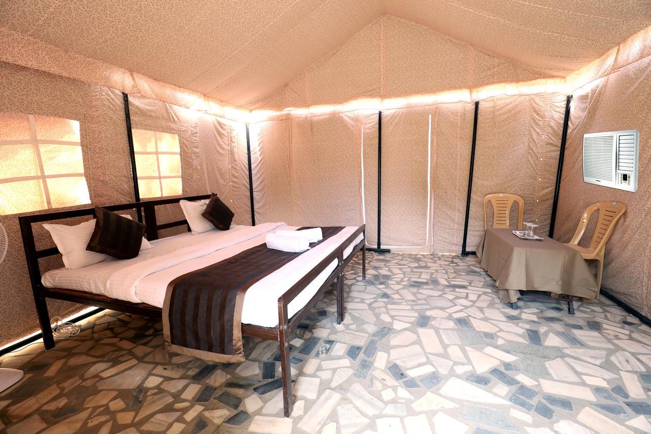 Nova Patgar Tents Hotell Bhuj Exteriör bild