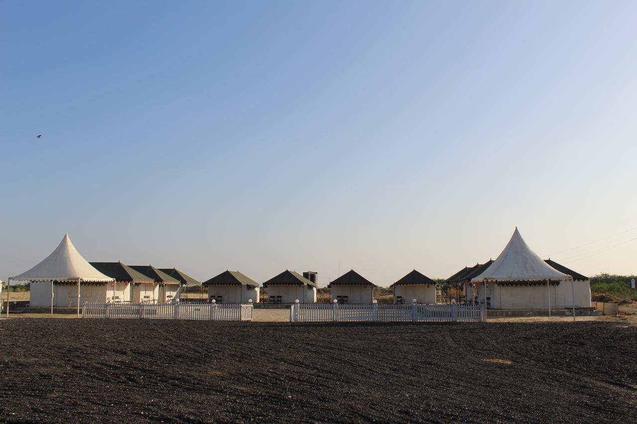 Nova Patgar Tents Hotell Bhuj Exteriör bild