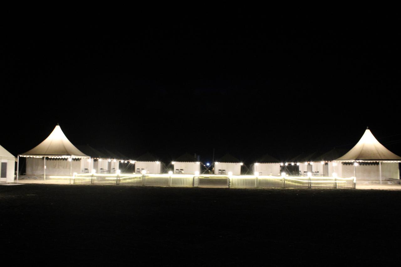 Nova Patgar Tents Hotell Bhuj Exteriör bild
