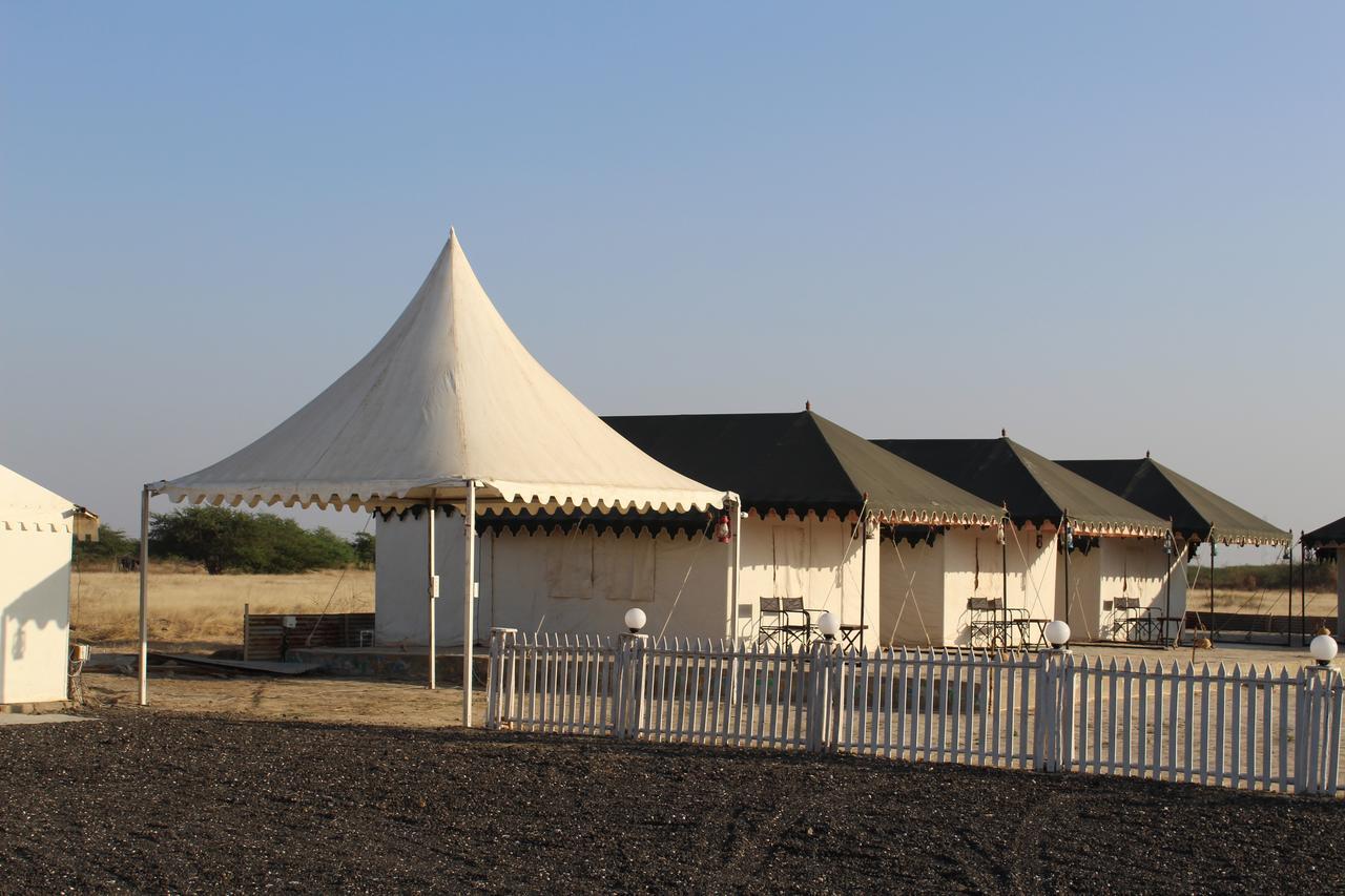 Nova Patgar Tents Hotell Bhuj Exteriör bild